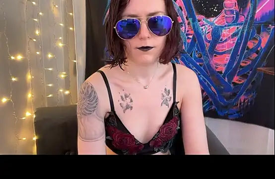 Snapshot of mistressannafoxx chatting on 09.12.25 mistressannafoxx online show from 09.12.25