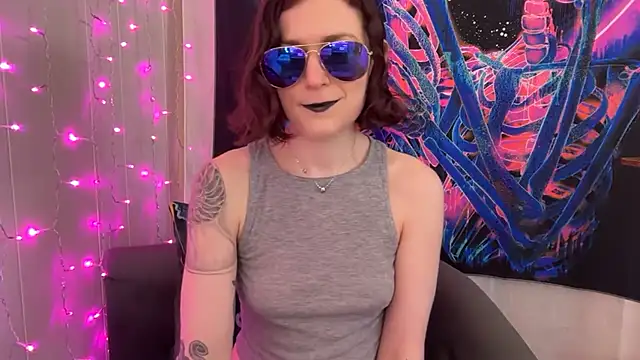 Snapshot of mistressannafoxx chatting on 09.16.25 mistressannafoxx online show from 09.16.25