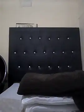 PRINCESSEMELXX93 online show from 01.06.26