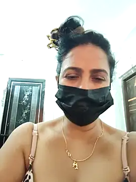 Snapshot of Shruti_Bhabhi38 chatting on 11.04.25 Shruti Bhabhi38 online show from 11.04.25