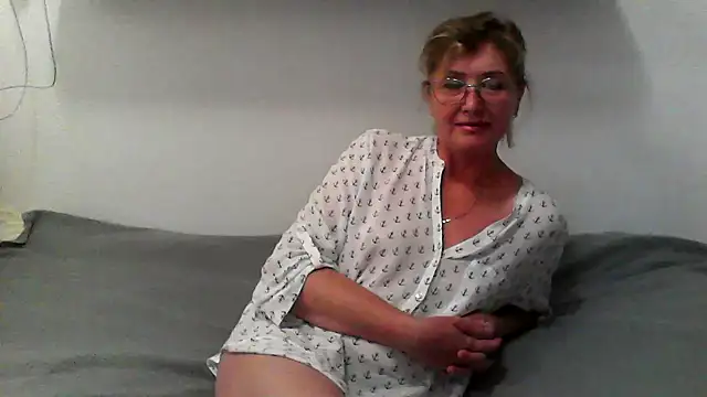 IrynaMolbertx online show from 09.23.25