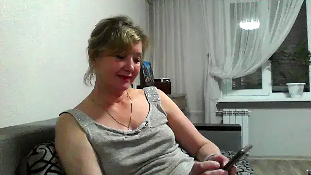 IrynaMolbertx online show from 10.08.25