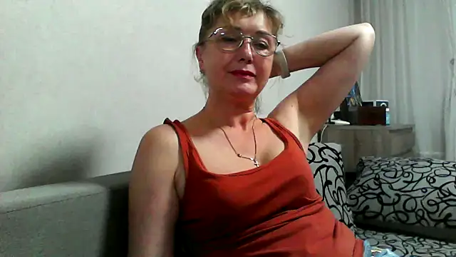 IrynaMolbertx online show from 10.10.25