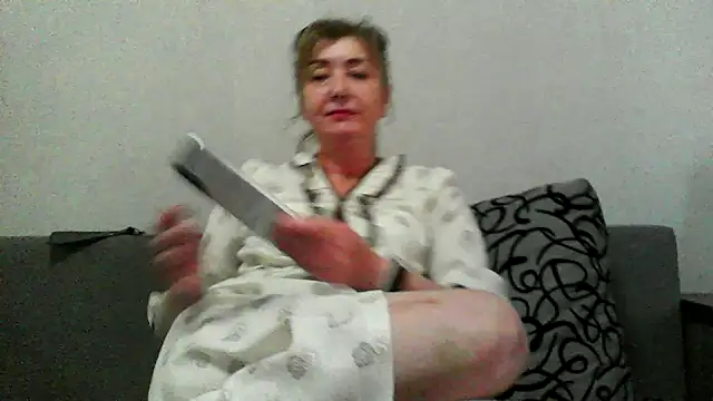 IrynaMolbertx online show from 12.14.25