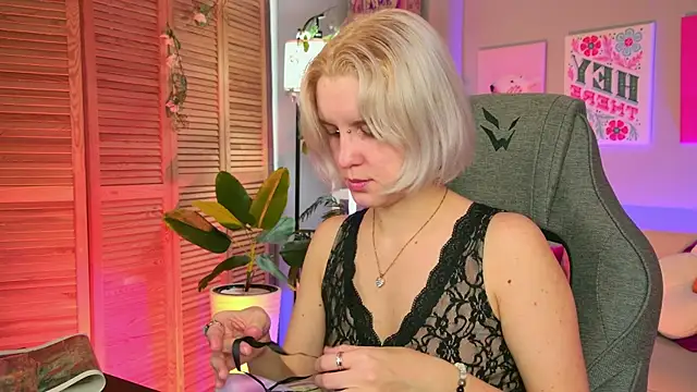 BethanyCloud online show from 11.20.25