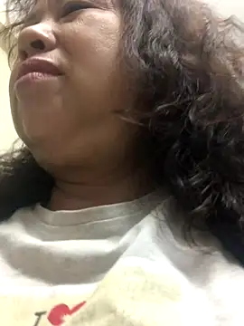 Snapshot of Hoanguyenn chatting on 11.04.25 Hoanguyenn online show from 11.04.25