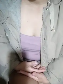 Snapshot of Hoanguyenn chatting on 11.19.25 Hoanguyenn online show from 11.19.25