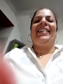 Mia-Glow online show from 09.11.25