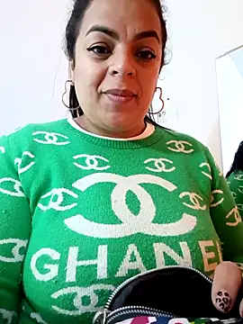 Mia-Glow online show from 09.12.25