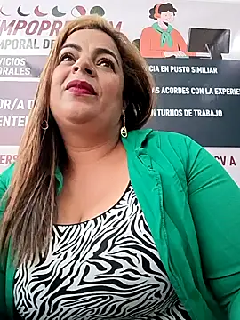 Mia-Glow online show from 11.13.25