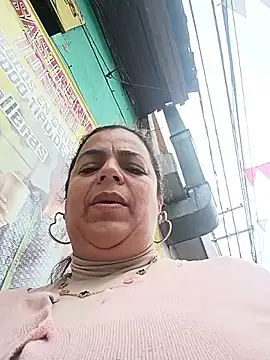 Mia-Glow online show from 12.21.25