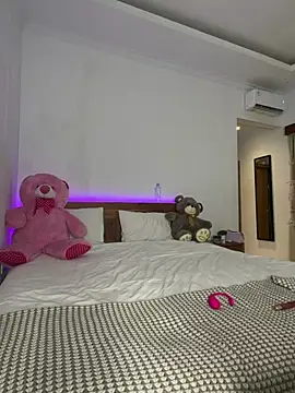 sarahsparkles20 online show from 04.10.26