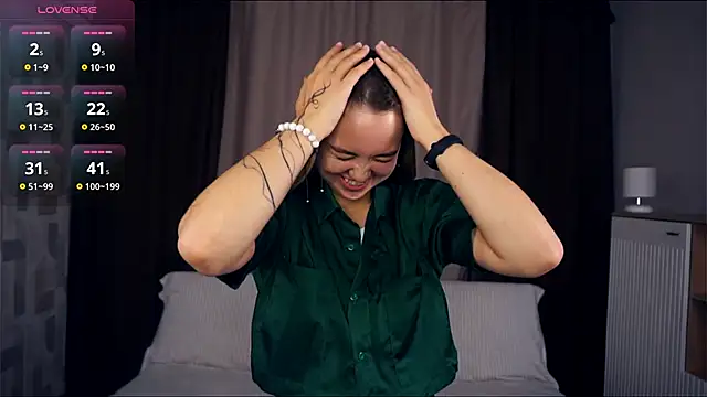 Snapshot of KayleenCurtis chatting on 10.10.25 KayleenCurtis online show from 10.10.25