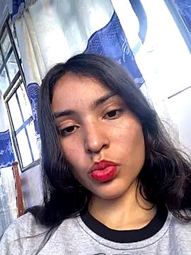 Snapshot of hotwife26 chatting on 09.19.25 hotwife26 online show from 09.19.25