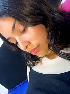 Snapshot of hotwife26 chatting on 09.28.25 hotwife26 online show from 09.28.25