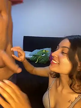 Snapshot of hotwife26 chatting on 10.28.25 hotwife26 online show from 10.28.25