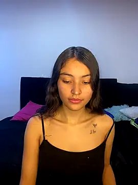 Snapshot of hotwife26 chatting on 11.04.25 hotwife26 online show from 11.04.25