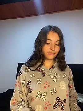 Snapshot of hotwife26 chatting on 11.22.25 hotwife26 online show from 11.22.25