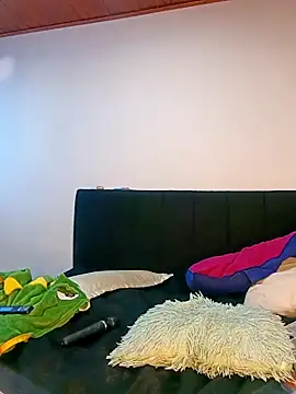 Snapshot of hotwife26 chatting on 12.03.25 hotwife26 online show from 12.03.25