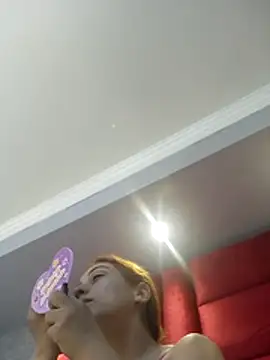 VictoriaFerro online show from 12.14.25