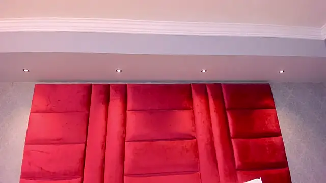 Snapshot of VictoriaFerro chatting on 02.25.26 VictoriaFerro online show from 02.25.26