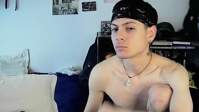 Snapshot of Dioniso_guy8 chatting on 10.02.25 Dioniso guy8 online show from 10.02.25