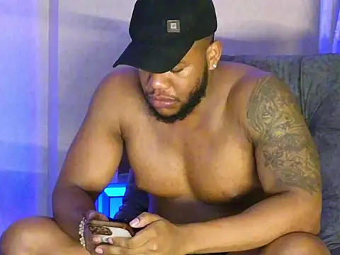 Snapshot of BenjaminCol_ chatting on 09.26.25 BenjaminCol online show from 09.26.25