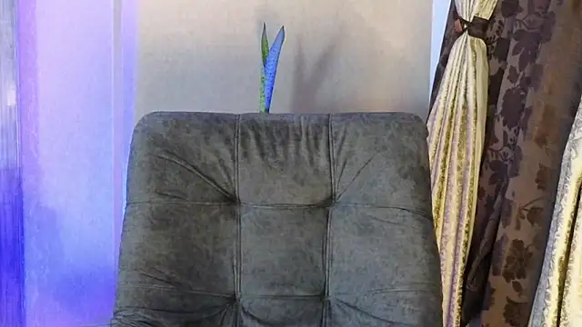 Snapshot of BenjaminCol_ chatting on 10.24.25 BenjaminCol online show from 10.24.25