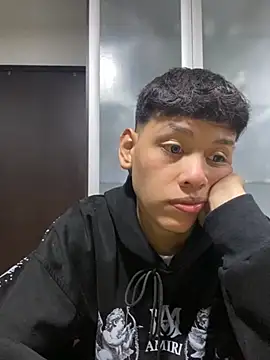 Snapshot of zeus_blaze chatting on 09.13.25 zeus blaze online show from 09.13.25