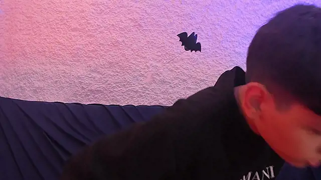 Snapshot of zeus_blaze chatting on 11.05.25 zeus blaze online show from 11.05.25