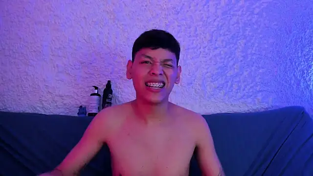 Snapshot of zeus_blaze chatting on 11.13.25 zeus blaze online show from 11.13.25