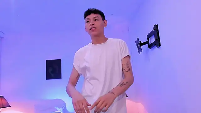 Snapshot of zeus_blaze chatting on 11.29.25 zeus blaze online show from 11.29.25