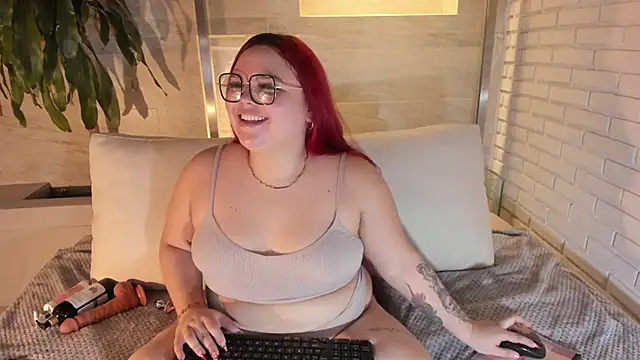 Snapshot of Lushi_Love chatting on 06.08.26 Lushi Love online show from 06.08.26