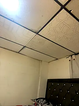 Snapshot of Mia_jhoonson chatting on 11.19.25 Mia jhoonson online show from 11.19.25