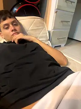 Snapshot of prayingtothesky chatting on 09.11.25 prayingtothesky online show from 09.11.25