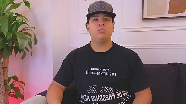 Snapshot of Naim_Bennetsex chatting on 02.09.26 Naim Bennetsex online show from 02.09.26