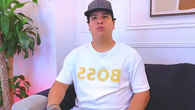 Snapshot of Naim_Bennetsex chatting on 02.11.26 Naim Bennetsex online show from 02.11.26