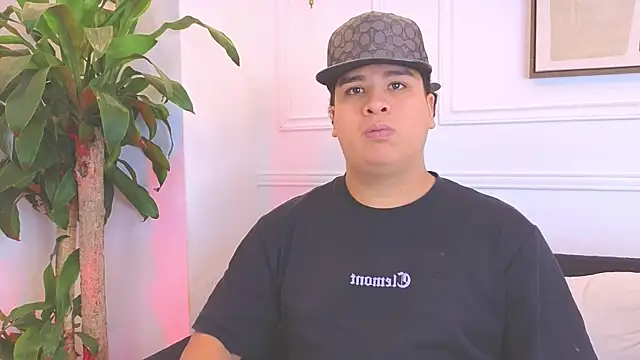 Snapshot of Naim_Bennetsex chatting on 02.26.26 Naim Bennetsex online show from 02.26.26