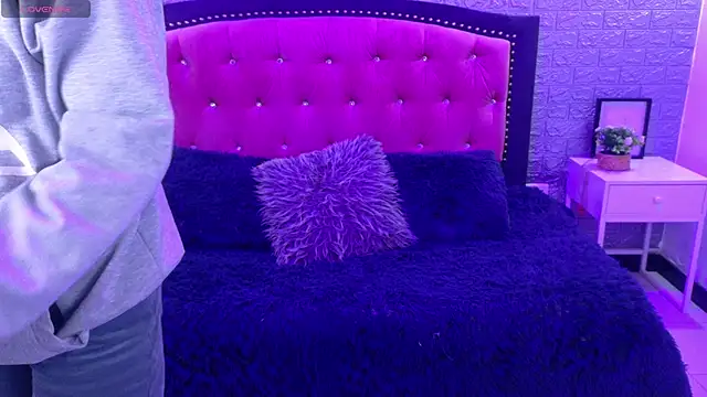 Natalie loffreda online show from 11.21.25