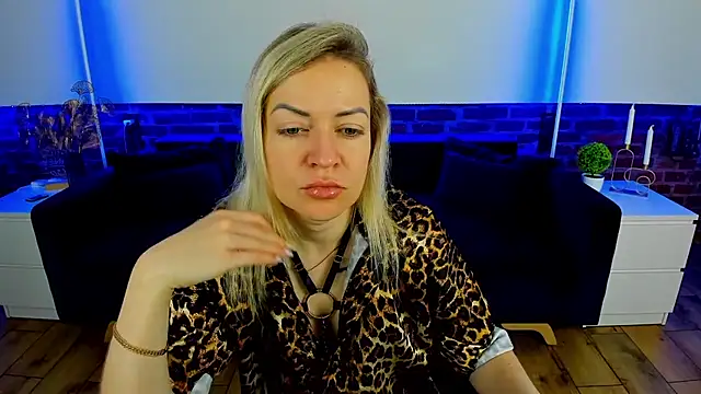 Anna Snows online show from 10.25.25