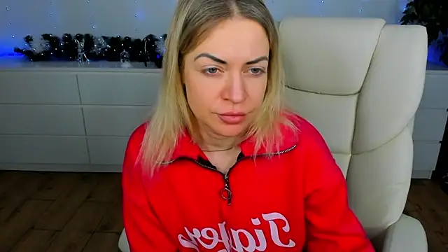 Snapshot of Anna_Snows chatting on 12.22.25 Anna Snows online show from 12.22.25