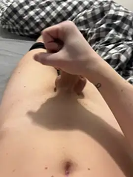 enzoyoungbisex online show from 02.18.26