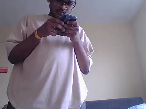 Snapshot of dream32222 chatting on 09.24.25 dream32222 online show from 09.24.25