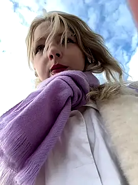 EveLittleSinner online show from 10.21.25