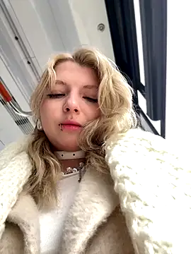 EveLittleSinner online show from 10.22.25