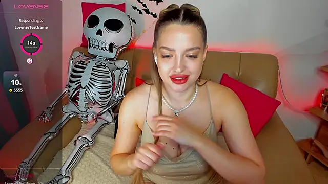 Emma  Ross online show from 10.27.25