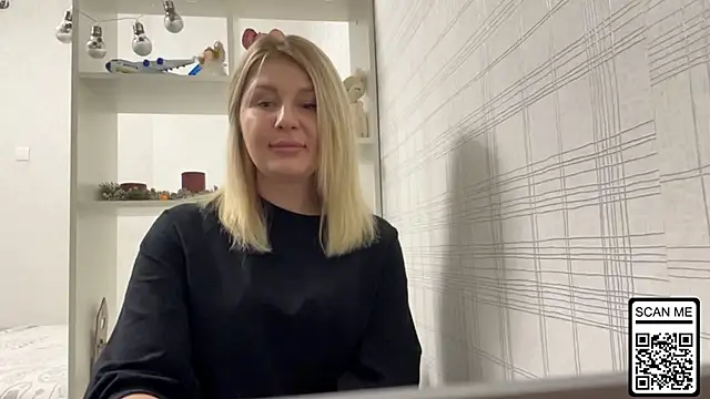 Blondie xoxoxo online show from 12.18.25