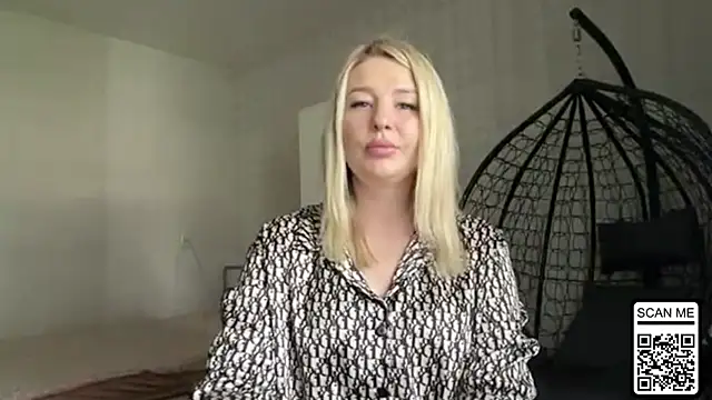 Snapshot of Blondie_xoxoxo chatting on 06.17.26 Blondie xoxoxo online show from 06.17.26
