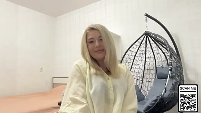 Snapshot of Blondie_xoxoxo chatting on 06.22.26 Blondie xoxoxo online show from 06.22.26
