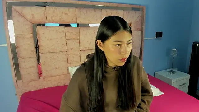 LICKY LOV online show from 10.16.25